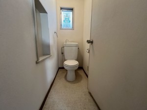 神戸市須磨区神の谷、中古一戸建てのトイレ画像です