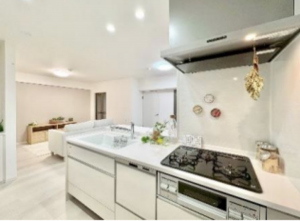 神戸市須磨区千守町、中古マンションのキッチン画像です