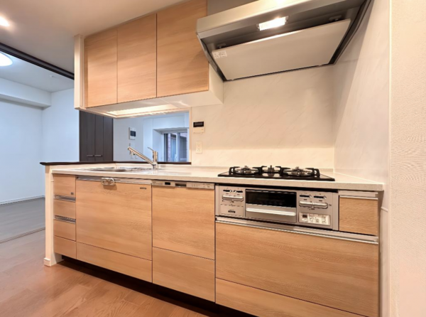 神戸市須磨区村雨町、中古マンションのキッチン画像です