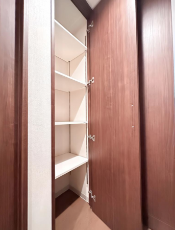 神戸市須磨区村雨町、中古マンションの収納画像です