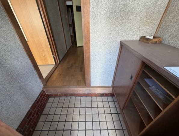 神戸市須磨区妙法寺、中古一戸建ての玄関画像です