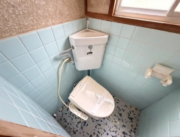 神戸市須磨区妙法寺、中古一戸建てのトイレ画像です