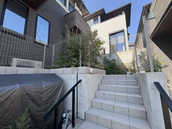 神戸市須磨区若木町、中古一戸建ての外観画像です