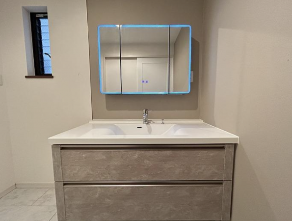 神戸市須磨区須磨浦通、中古一戸建ての洗面画像です