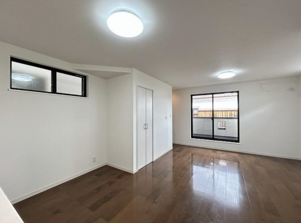 神戸市須磨区須磨浦通、中古一戸建ての内装画像です