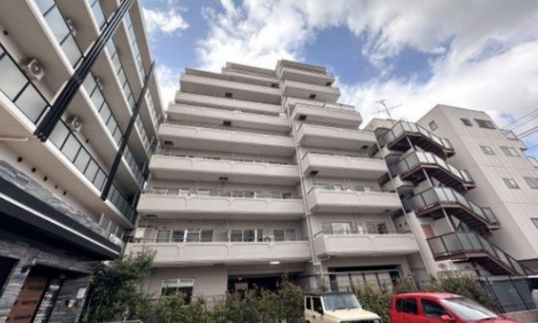 神戸市須磨区飛松町、中古マンションの外観画像です