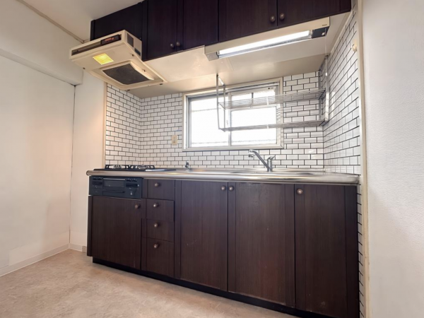 神戸市須磨区飛松町、中古マンションのキッチン画像です