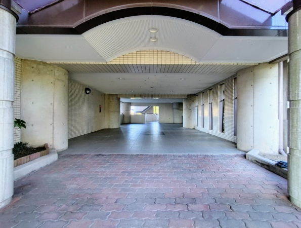 神戸市須磨区白川台、中古マンションのエントランス画像です