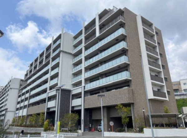 神戸市須磨区桜の杜、中古マンションの外観画像です