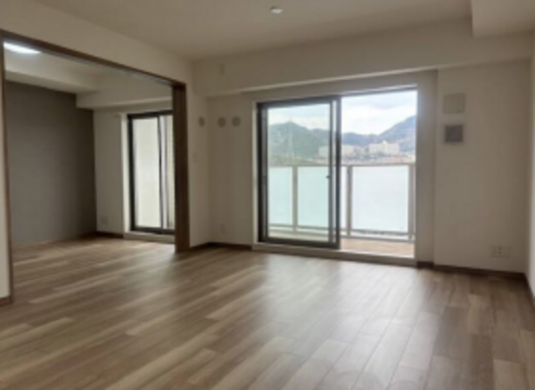 神戸市須磨区桜の杜、中古マンションの内装画像です