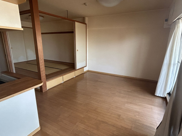 神戸市須磨区大池町、中古マンションの居間画像です