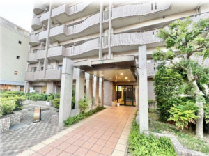 神戸市須磨区寺田町、中古マンションの外観画像です