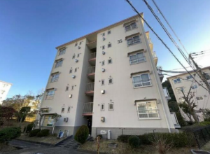 神戸市須磨区高倉台、中古マンションの外観画像です