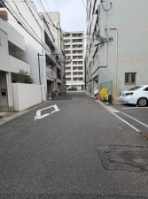 神戸市須磨区大黒町、中古一戸建ての前面道路を含む現地写真画像です