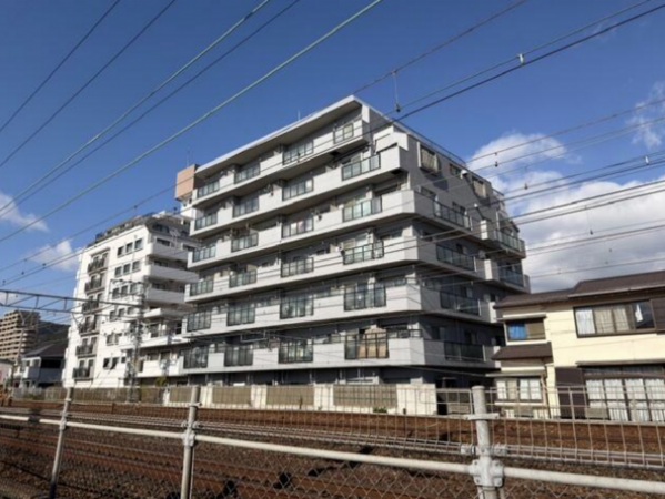 神戸市須磨区須磨浦通、中古マンションの外観画像です