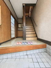 神戸市須磨区高倉町、中古一戸建ての玄関画像です