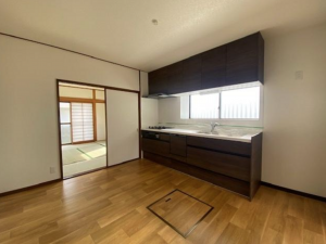 神戸市須磨区白川台、中古一戸建てのキッチン画像です