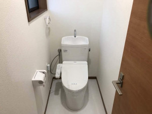 神戸市須磨区妙法寺、中古一戸建てのトイレ画像です