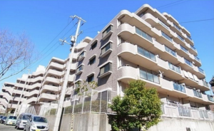 神戸市須磨区車、中古マンションの外観画像です