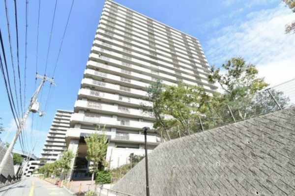 神戸市須磨区清水台、中古マンションの外観画像です
