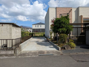 八戸市大字新井田、中古一戸建ての駐車場画像です