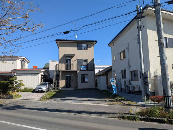 八戸市諏訪、中古一戸建ての画像です