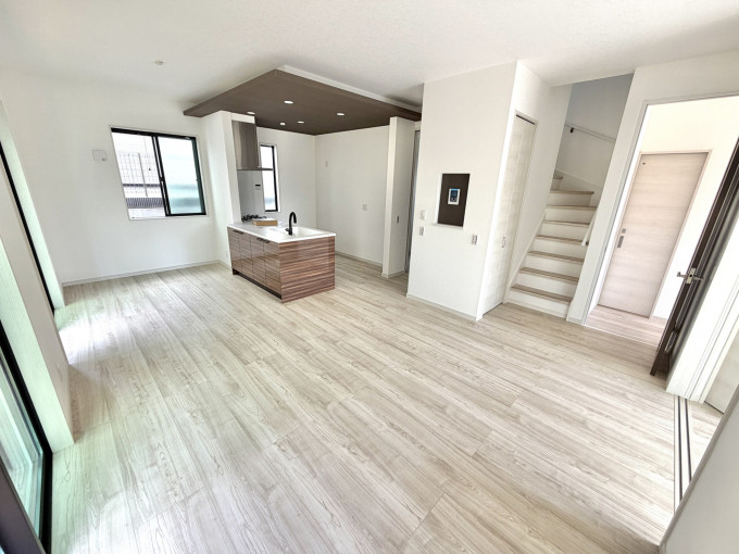 横浜市都筑区東山田、新築一戸建ての居間画像です