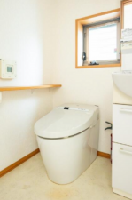 横浜市都筑区牛久保町、中古一戸建てのトイレ画像です