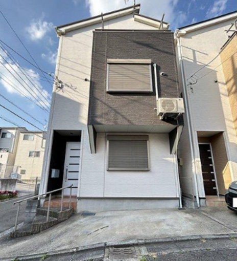 横浜市都筑区池辺町、中古一戸建ての外観画像です