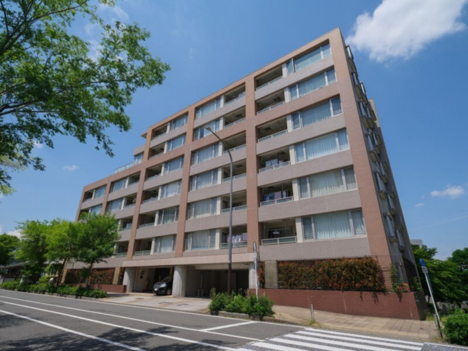 横浜市都筑区荏田東、中古マンションの外観画像です