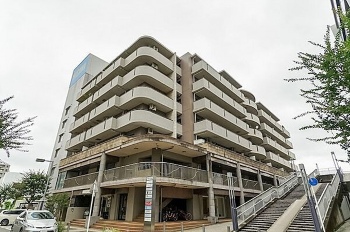 横浜市都筑区中川中央、中古マンションの外観画像です