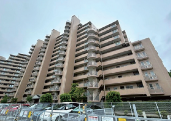 横浜市都筑区大棚西、中古マンションの外観画像です