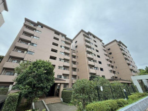 横浜市都筑区茅ケ崎南、中古マンションの外観画像です