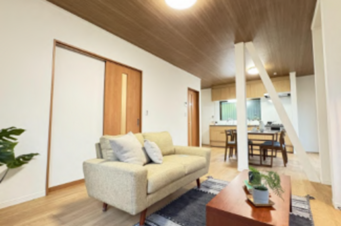横浜市都筑区牛久保東、中古一戸建ての居間画像です