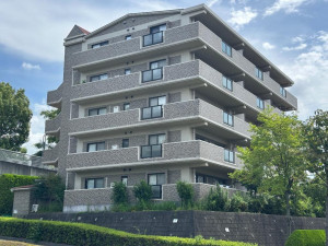 横浜市都筑区中川、中古マンションの外観画像です