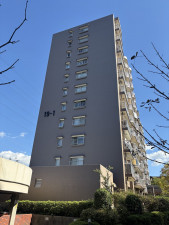 横浜市都筑区荏田南、中古マンションの外観画像です