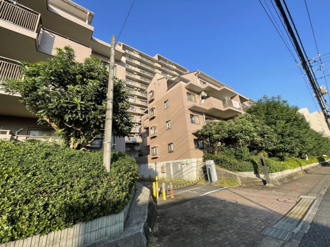 横浜市都筑区北山田、中古マンションの外観画像です
