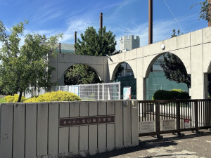 横浜市都筑区北山田、土地の小学校画像です
