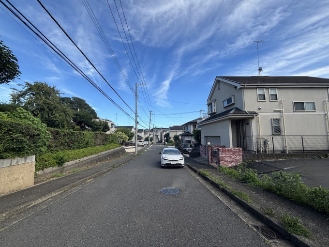 横浜市都筑区荏田南、土地の前面道路を含む現地写真画像です