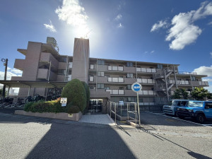 横浜市都筑区川和町、中古マンションの外観画像です