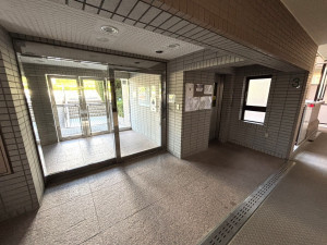 横浜市都筑区川和町、中古マンションのエントランス画像です