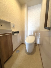 横浜市都筑区川和町、中古マンションのトイレ画像です