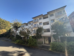 横浜市都筑区荏田東、中古マンションの前面道路を含む現地写真画像です