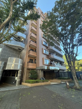 横浜市都筑区茅ケ崎中央、中古マンションの外観画像です
