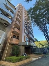 横浜市都筑区茅ケ崎中央、中古マンションの外観画像です