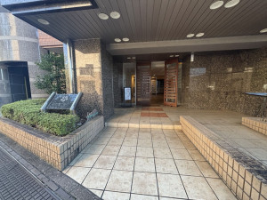 横浜市都筑区茅ケ崎中央、中古マンションのエントランス画像です