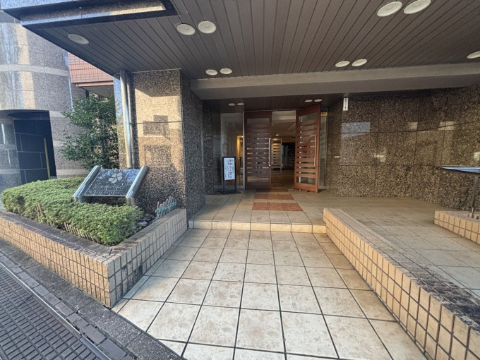 横浜市都筑区茅ケ崎中央、中古マンションのエントランス画像です