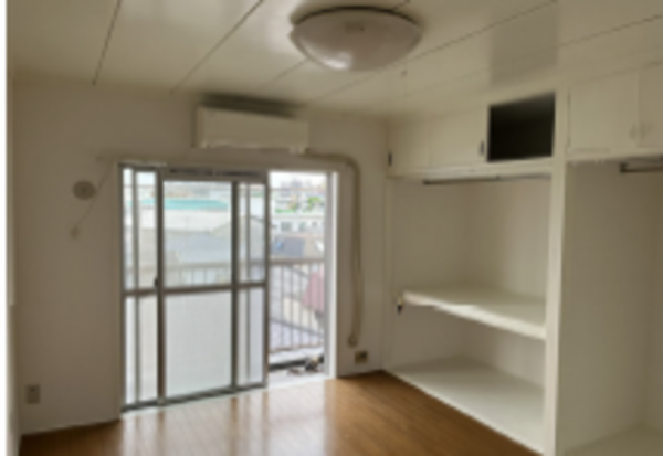 板橋区小茂根、中古マンションの居間画像です