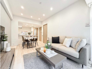 板橋区小茂根、中古マンションの居間画像です