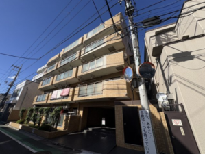 板橋区小茂根、中古マンションの外観画像です